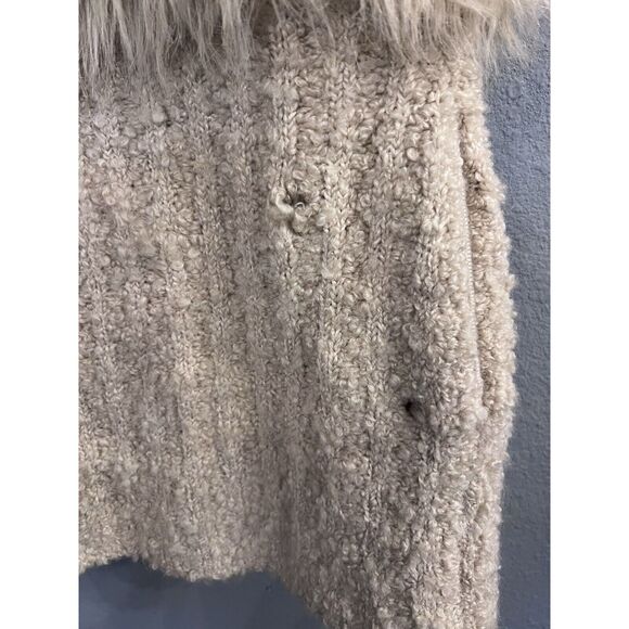 GUESS Los Angeles‎ Faux Fur Vest Women's Tan Sz XS Pre-Owned - Picture 7 of 7